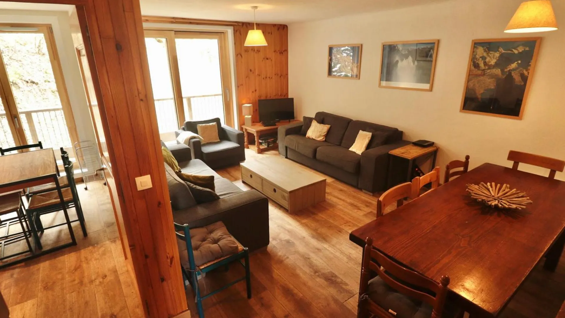 Spacieux Appartement 2* Pres Des Pistes Et Du Centre Station - Courchevel Village - Fr-1-514-41 contacts